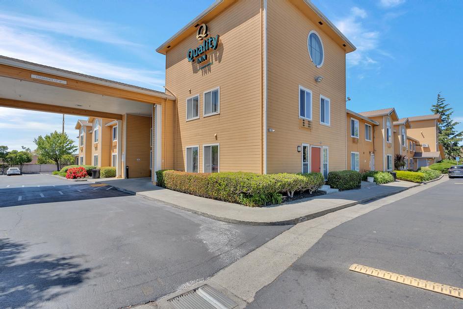 Comfort Inn Vallejo - Guest Room With Queen Beds