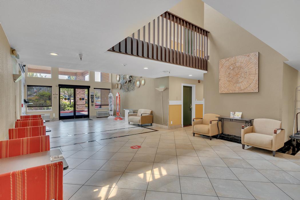 Comfort Inn Vallejo - Guest Room With One Bed