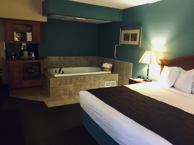 Americinn of Chippewa Falls - Whirlpool Suite