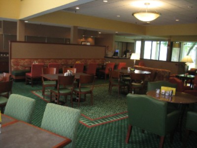 Courtyard by Marriott Virginia Beach / Norfolk - Our Courtyard Cafe Can Hold Up Yo 75 People