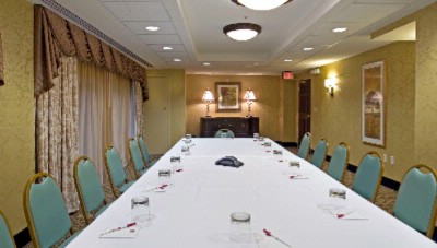 Arlington Court Suites Hotel - Located Near The Hotel