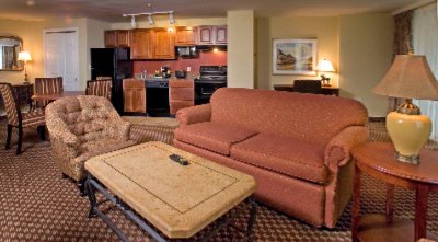 Arlington Court Suites Hotel - One Bedroom Suite Living Room