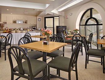 Ramada Limited - Ramada Limited Breakfast Area