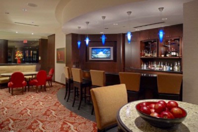 Courtyard by Marriott Pittsburgh Waterfront - Cocktail Lounge