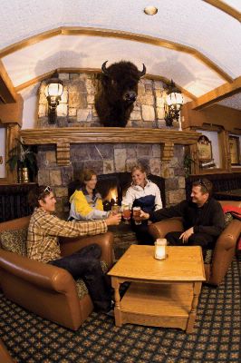 Mount Royal Hotel - Paddock Pub
