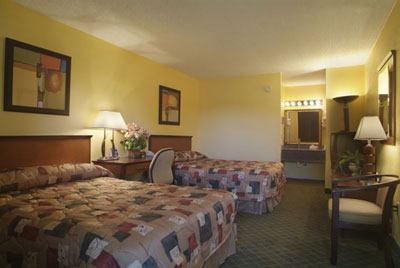 Holiday Park Hotels & Suites - Room with 2 double beds