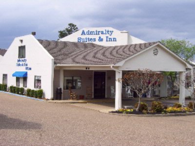 Admiralty Suites & Inn - 