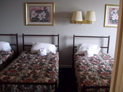 Admiralty Suites & Inn - 