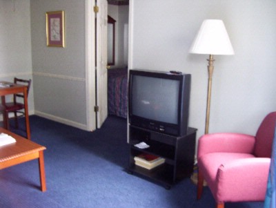 Admiralty Suites & Inn - 