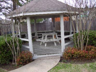 Admiralty Suites & Inn - 