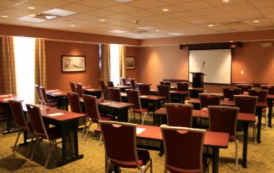 Hampton Inn & Suites Poughkeepsie - 