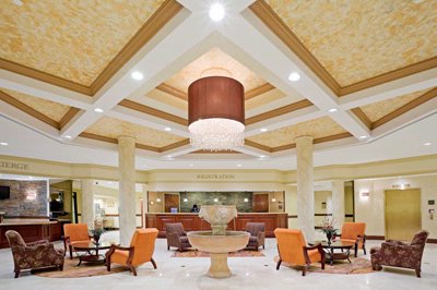 Crowne Plaza Edison Hotel - Lobby