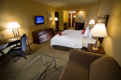 Crowne Plaza Edison Hotel - Standard King Room