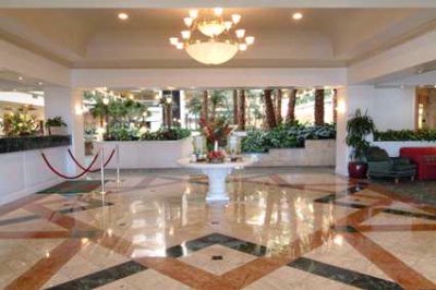 Embassy Suites Las Vegas - Hotel Entrance
