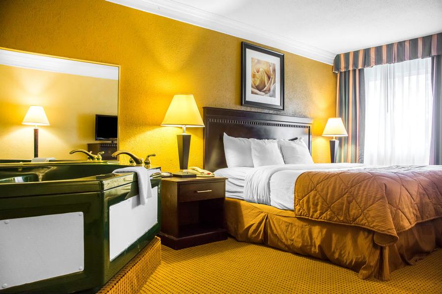 Clarion Inn - 