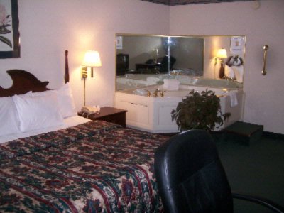 Clarion Inn - Jacuzzi Room