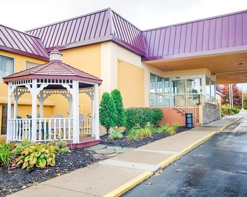 Clarion Inn - 