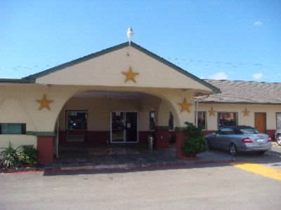 Knights Inn Hotel - Lobby Entrance