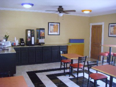 Knights Inn Hotel - Breakfast Setup