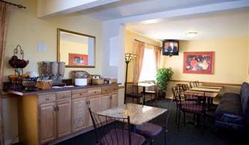 Best Western Lamplighter Inn & Suites - Complimentary Continental Breakfast Everyday!