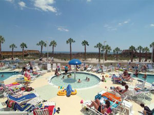Avista Resort - Outdoor Pool Deck