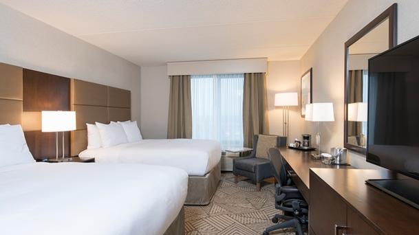 Radisson Hotel & Conference Center - Chancery Pub & Restaurant