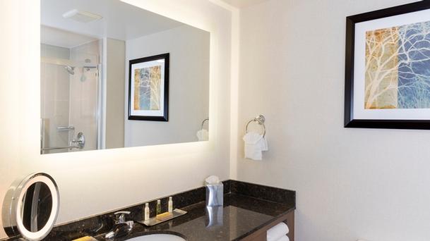Radisson Hotel & Conference Center - Executive One-bedroom Suite
