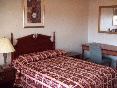 West Coast Inn - 1 Full Size Bed_2