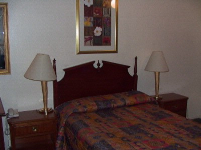 West Coast Inn - 1 Full Size Bed_3