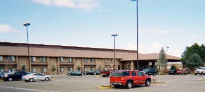 Elko Gold Mine Inn & Suites - Private Parking Lot