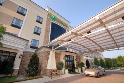 Holiday Inn Arlington Northeast - 