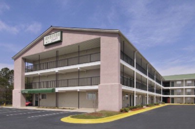 Savannah Suites Atlanta - 