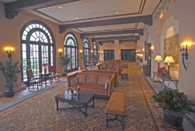 Doubletree Hotel Austin - Lobby Colonnade
