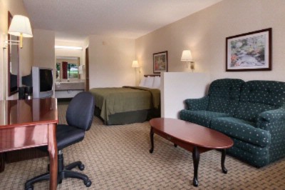 Travelodge Inn & Suites - 