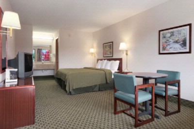 Travelodge Inn & Suites - 