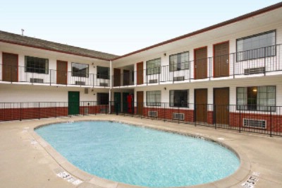 Travelodge Inn & Suites - 