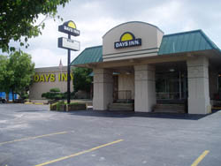 Days Inn Fayetteville - Front of Motel