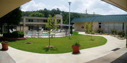 Days Inn Fayetteville - Courtyard and Pool