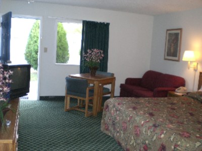 One King Bed Room