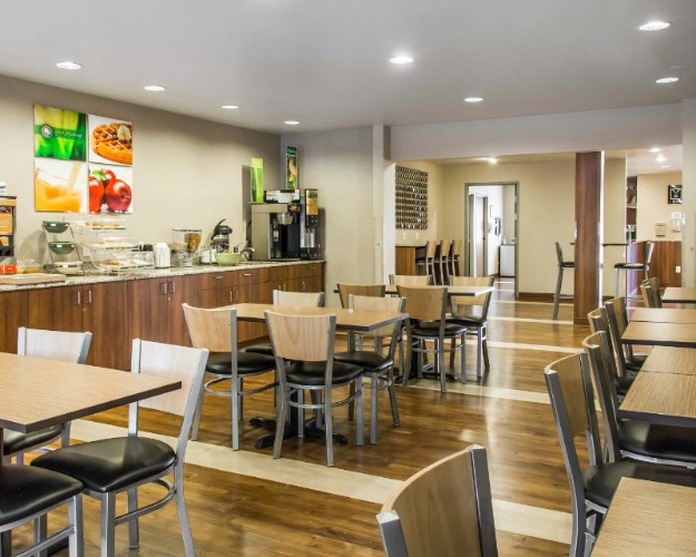 Comfort Inn - Delux Hot Continental Breakfast