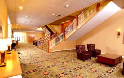 Whispering Woods Hotel & Conference Center - 