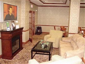Holiday Inn Express - Breakfast Seating