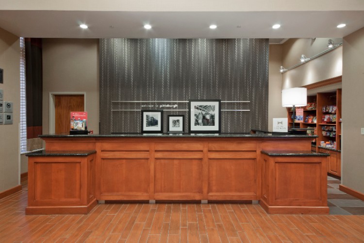 Hampton Inn & Suites Pittsburgh Downtown - Board Room