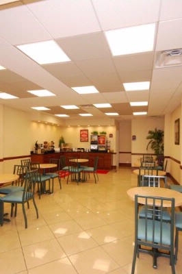Econo Lodge Downtown - Breakfast
