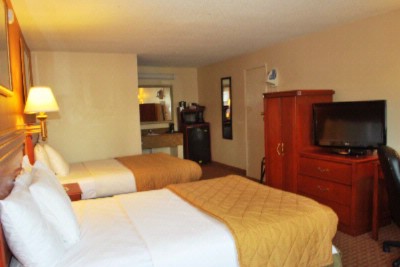 Econo Lodge Downtown - King Bed Room