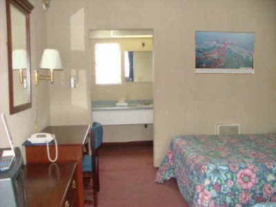 Tecumseh Inn Motel - 