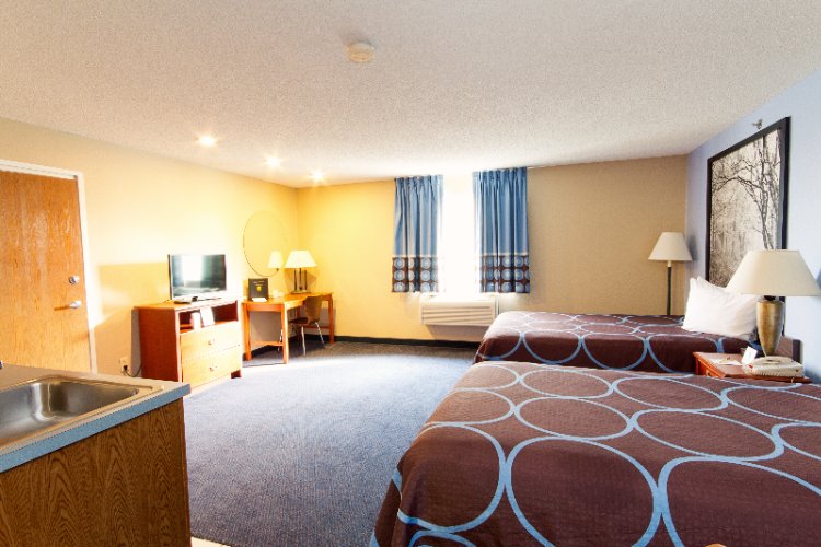 Super 8 - Double Bed Suite Room