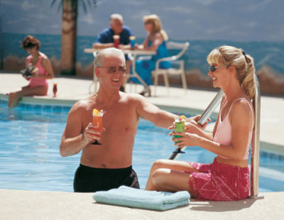 Out Door Pool & Heated Jacuzzi
