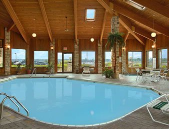 Baymont Inn & Suites Metropolis Il - Heated Indoor Pool And Hot Tub