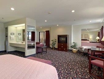 Baymont Inn & Suites Metropolis Il - Merv Griffin Suite